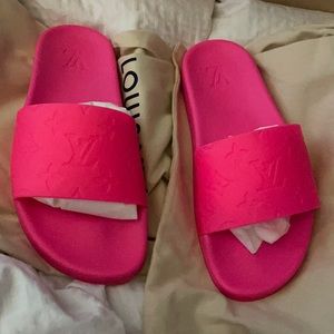 Louis Vuitton Waterfront Mule in Pink. Limited Ed.